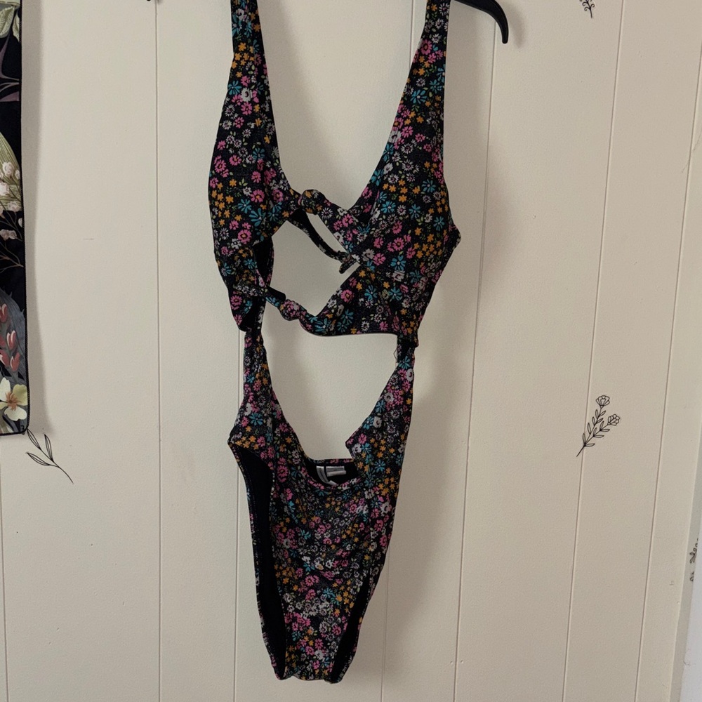 Floral Cutout Women's One Piece Swimsuit